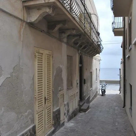 Bilocale Canneto Spiaggia Lipari Vulcano Consult *